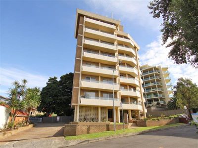 13 / 2 Wilson Street, North Wollongong