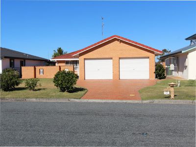 14 Wyuna Place, Forster