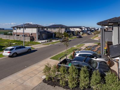 55 Starboard Way, Werribee South