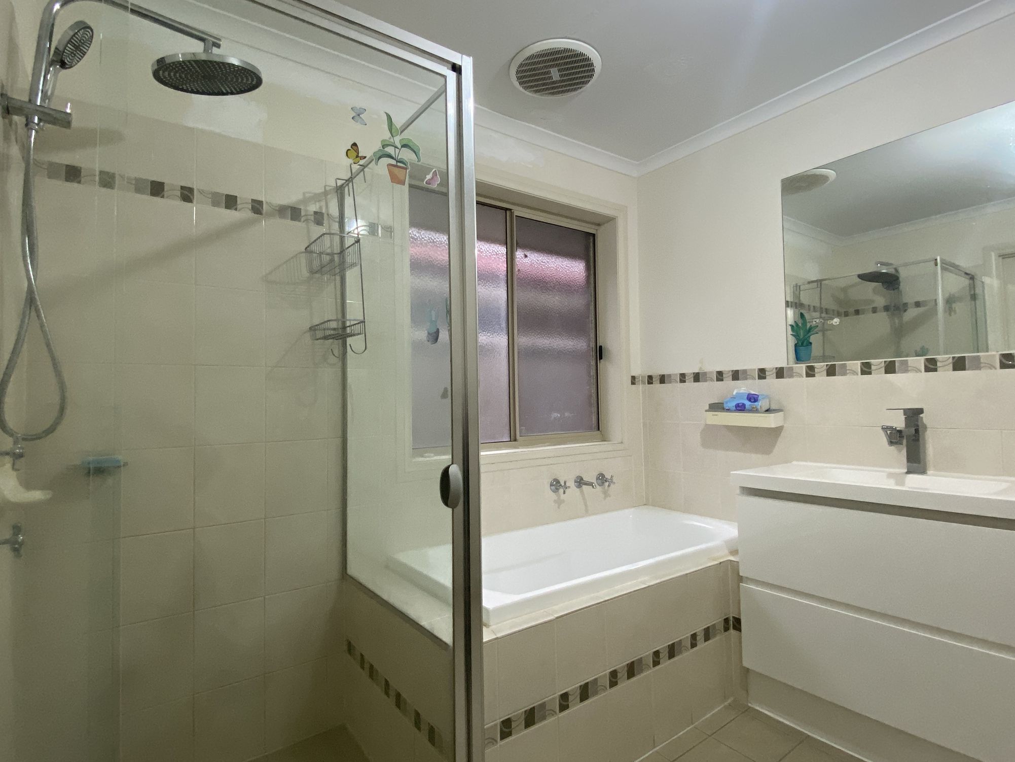 1A Bank Street, Kilburn