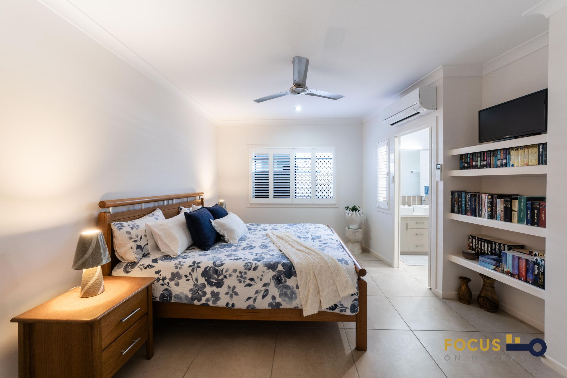 House / 6 Pavillion Court, Glenella