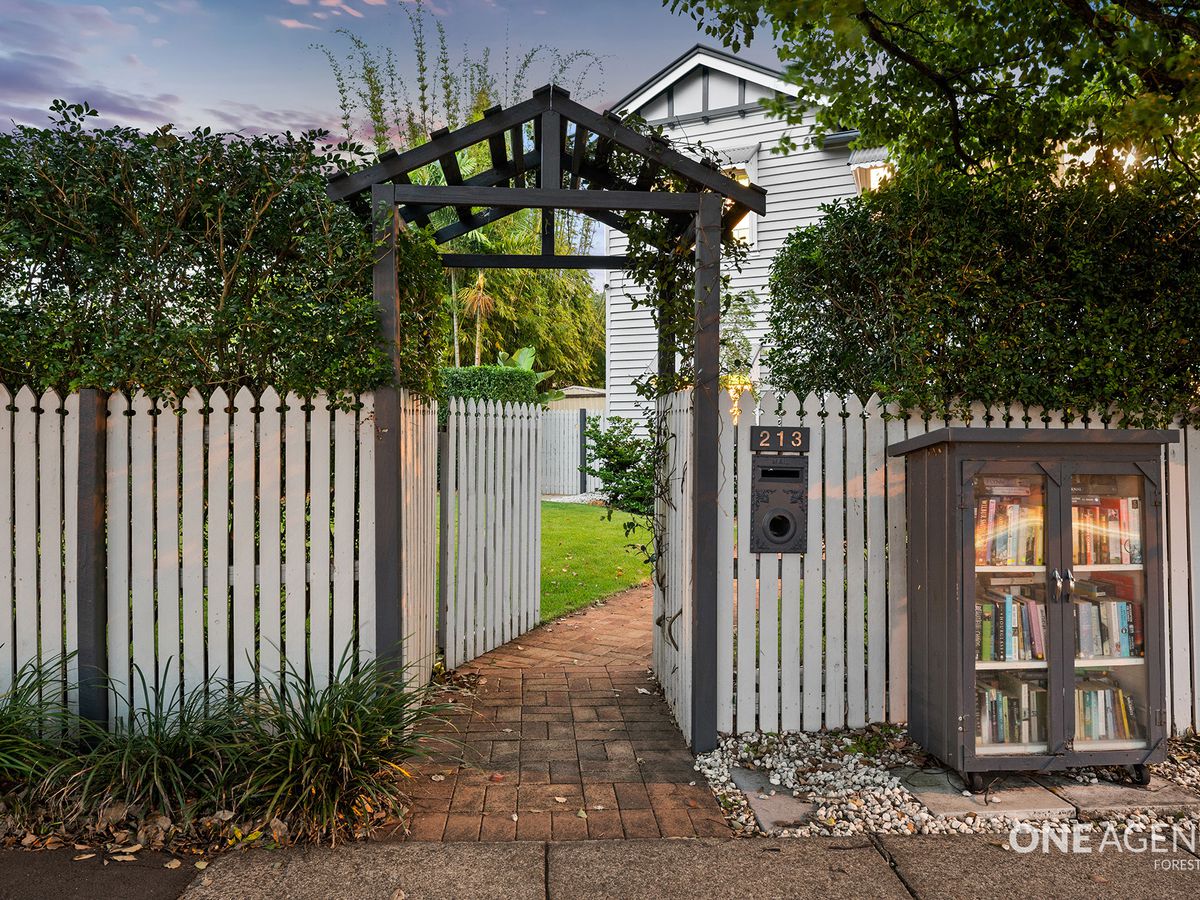 213 Honour Avenue, Chelmer
