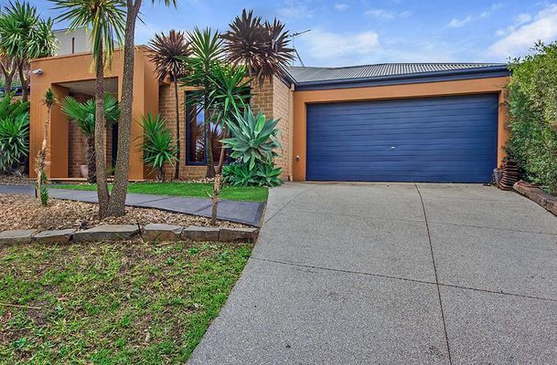 12 Kinloch Grove, Greenvale