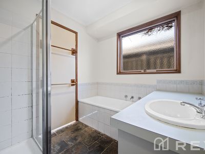 6 Bates Street, Cranbourne West