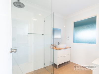 19-23 Crows Ash Court, Flagstone