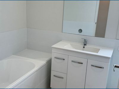 2 Glasspond Street, Chisholm