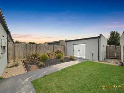 15 Dalston Path, Wyndham Vale
