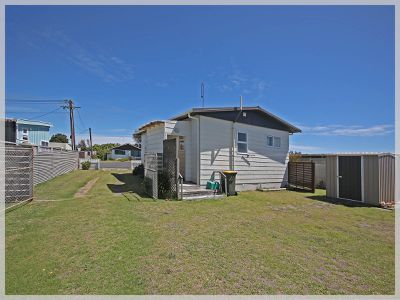8 Hart Street, Foxton Beach