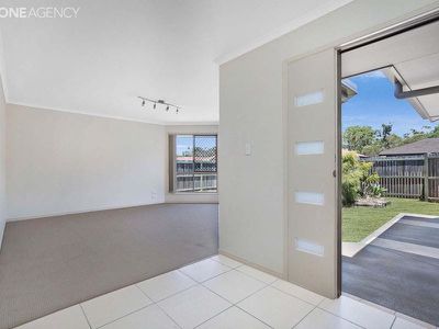 27 Topaz Circuit, Urangan