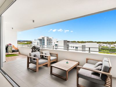 302 / 43 Harbour Town Drive, Biggera Waters