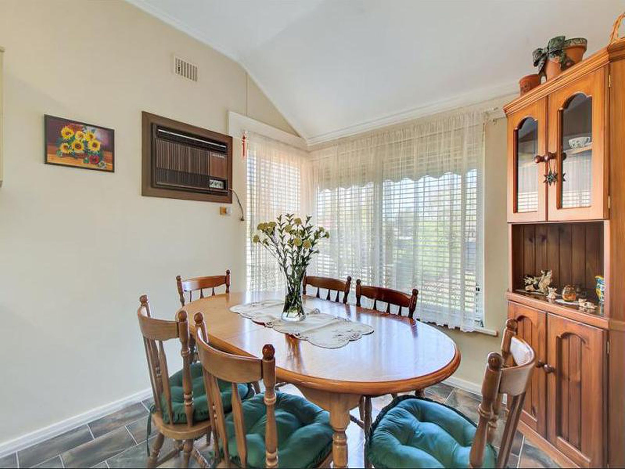 62 Bradley Grove, Mitchell Park