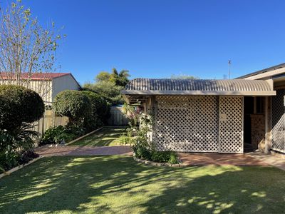 9 Lakeside Court, Torquay