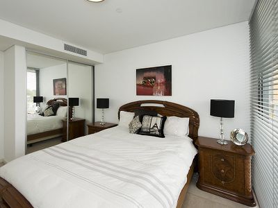 305 / 30 The Circus, Burswood