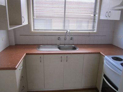 4 / 16 Hurry Crescent, Warrawong