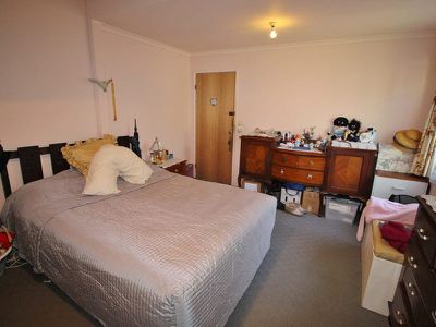 11 Happy Valley Road, Ovens