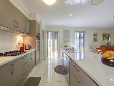 12 Honeyeater Ct, Woodgate