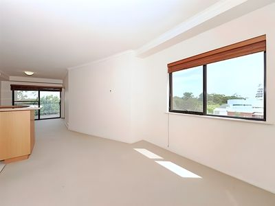 25 / 16 Kings Park Road, West Perth