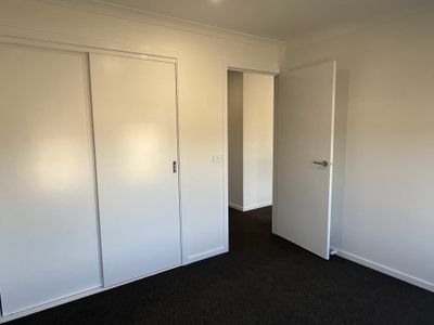 7 Rayer Walk, Tarneit