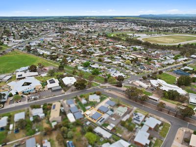 3 / 4 Remlaw Road, Horsham