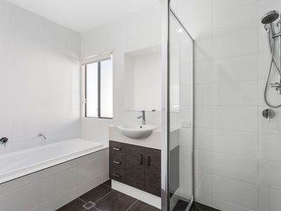 128 Cooper Crescent, Rochedale