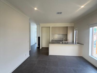 22 Lodge Way, Werribee