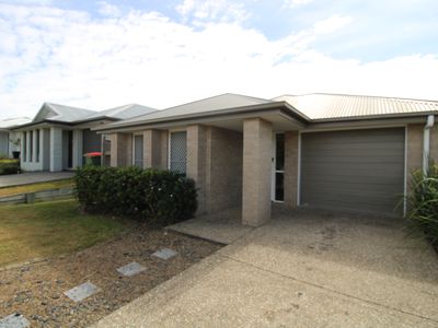 7 Bowerbird Street, Deebing Heights