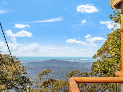 Upstairs Unit / 79 Balmoral Road, Montville