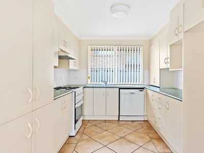 1 / 33 Pur Pur Avenue, Lake Illawarra