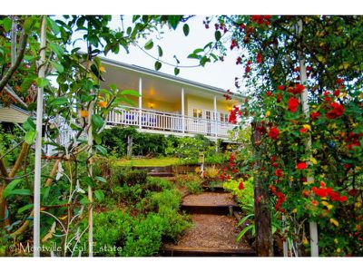 19 Western Avenue, Montville