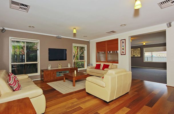 5 Snowden Place, Greenvale