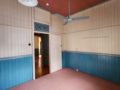 8 Barry Street, East Ipswich