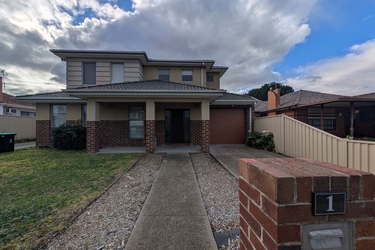 Three bedroom townhouse with street frontage!