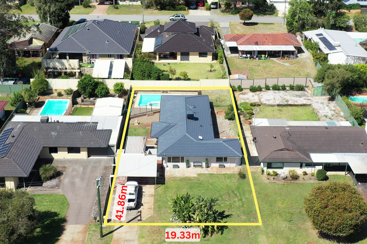 33 Riga Crescent, Willetton