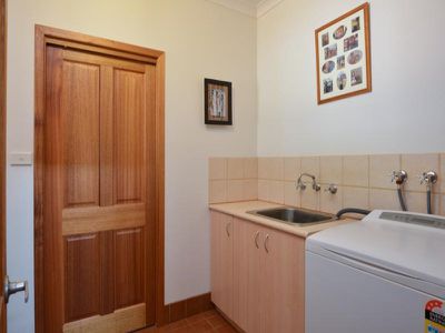 3 Emery Close, Broadwood