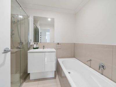 2/17 McInnes Crescent, Glenvale