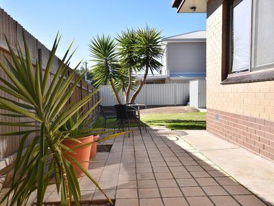 2 / 4 Trotter Lane, Ironbark