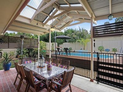 2 Flame Tree Cl, Hamlyn Terrace