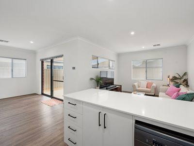 32 Lancaster Loop, Piara Waters