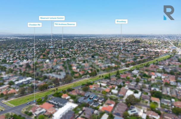 1 / 2 White Street, Reservoir