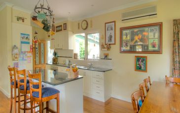 6 Paul Grove, Beaconsfield Upper