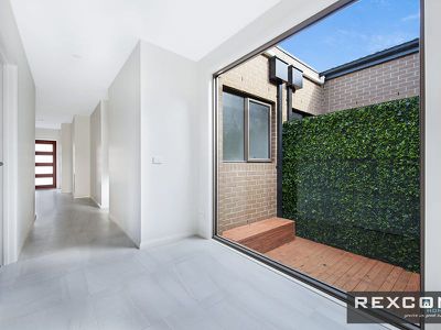 16 Pamplona Way, Clyde North