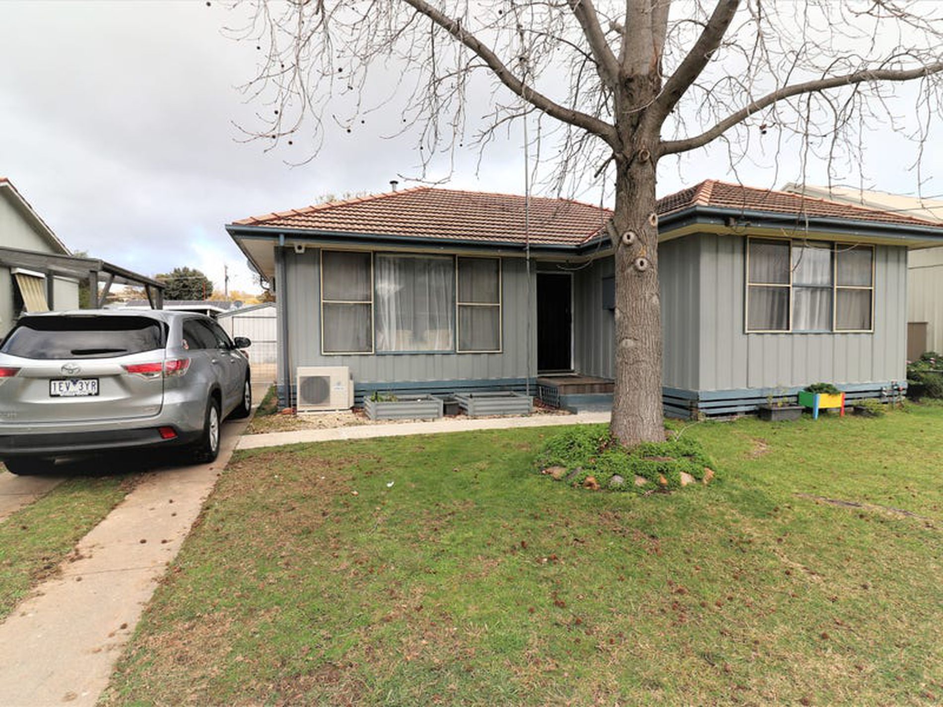 49 Sinclair Cres, Seymour