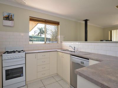 4 Holroyd Way, Boulder