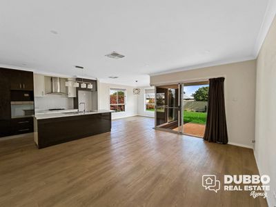 65 Page Avenue, Dubbo