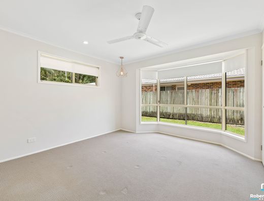 A 3 Bedroom Home PLUS Bonus Room in The Parklands Estate  image 7
