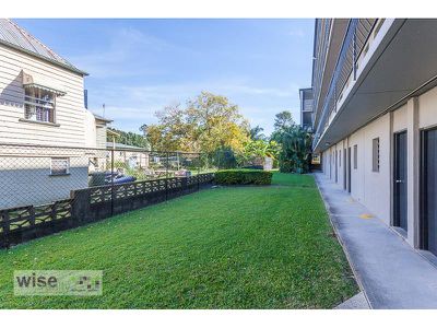 9 / 148 Kent Street, New Farm