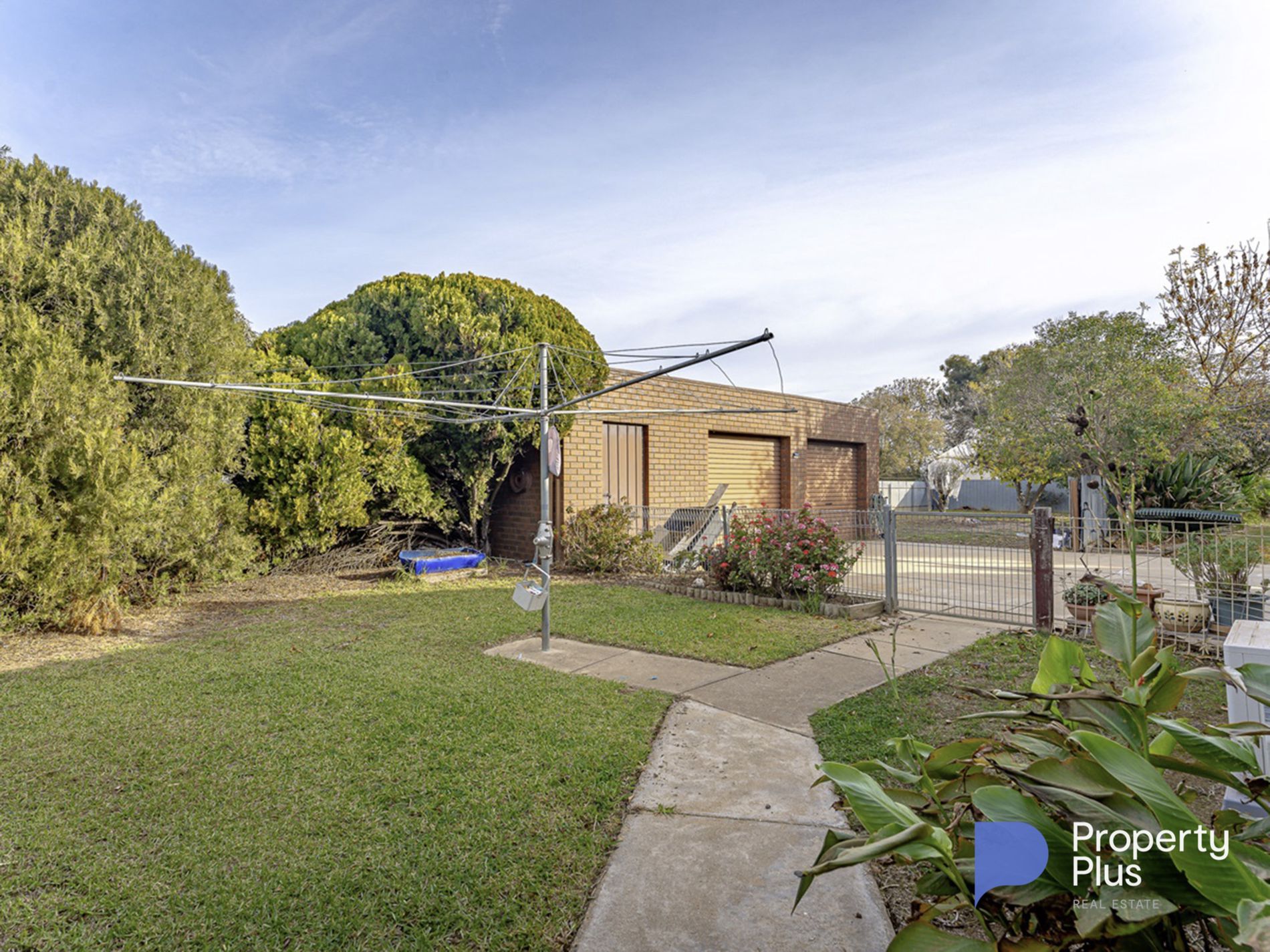 9-11 Clare Avenue, Lockington