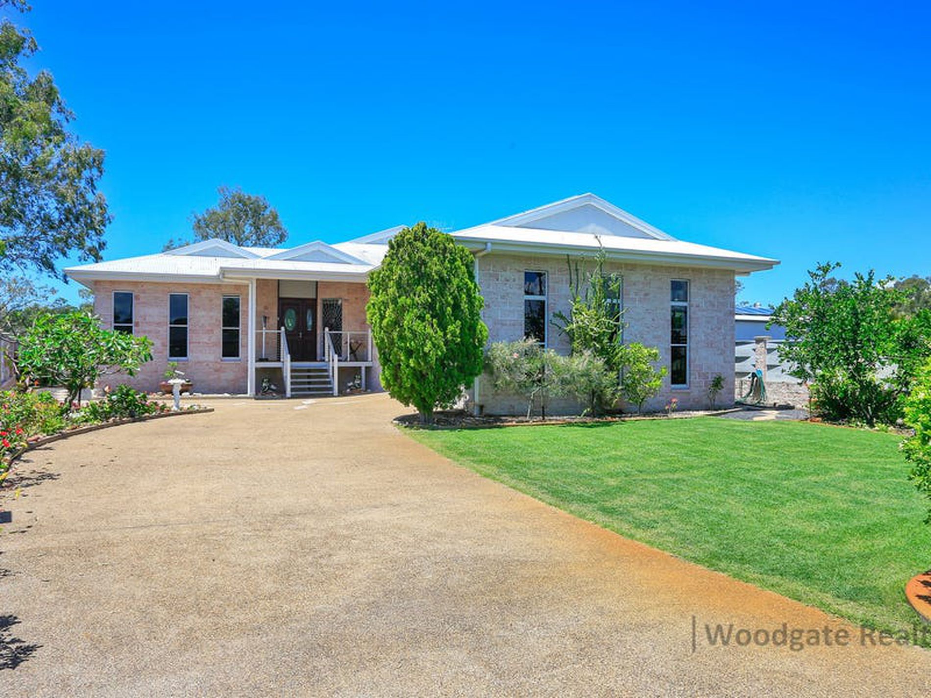 4 Dolphin Ct, Woodgate