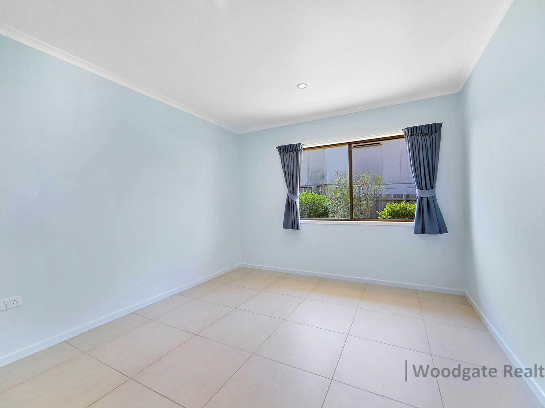 98 MACKEREL STREET, Woodgate