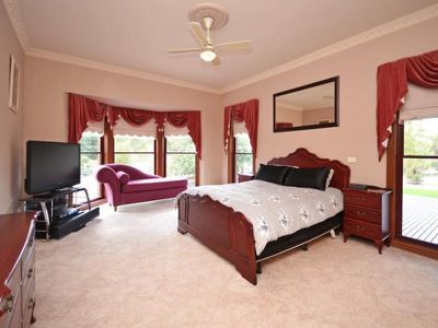 135 Barnes Boulevard, Horsham